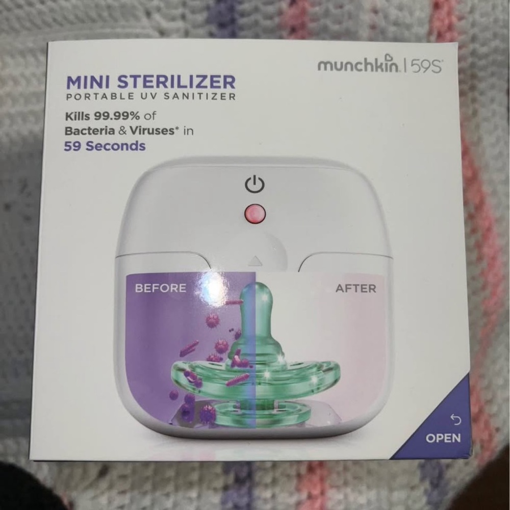 Munchkin Mini Sterilizer Portable UV Sanitizer - White and Purple